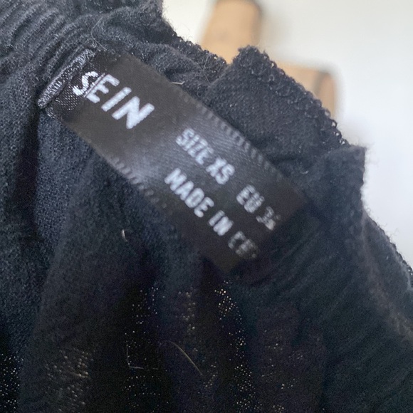 Black Strapless Top - Picture 5 of 6